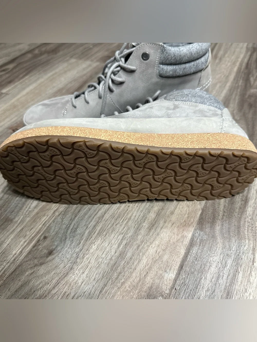 Birkenstock Men's Gray Suede Chukka Boots with Cork-Look Sole